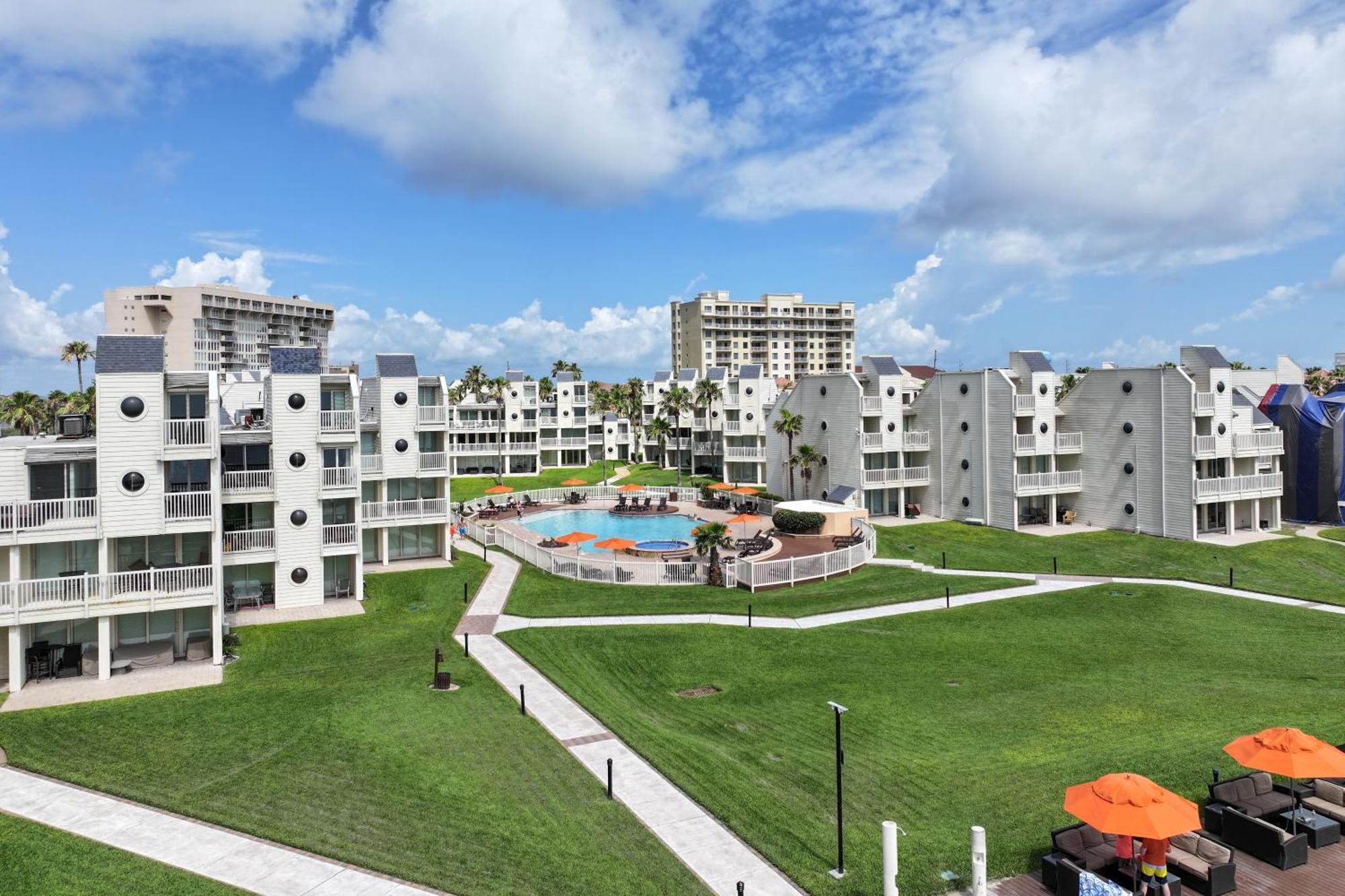 New Stunning Ocean-View Beachfront Resort, Heated Pool! South Padre Island Exterior photo
